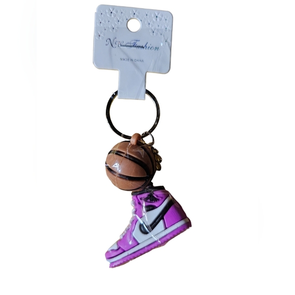 (Pick 1) Air Jordan Sneaker Basketball Keychains - Picture 8 of 8